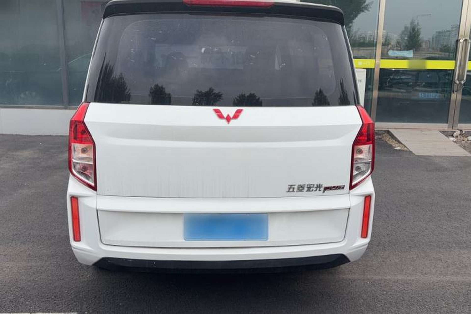 Used Wuling Hongguang PLUS 2019 1.5T Manual Standard Version 7 Seats Exterior 3