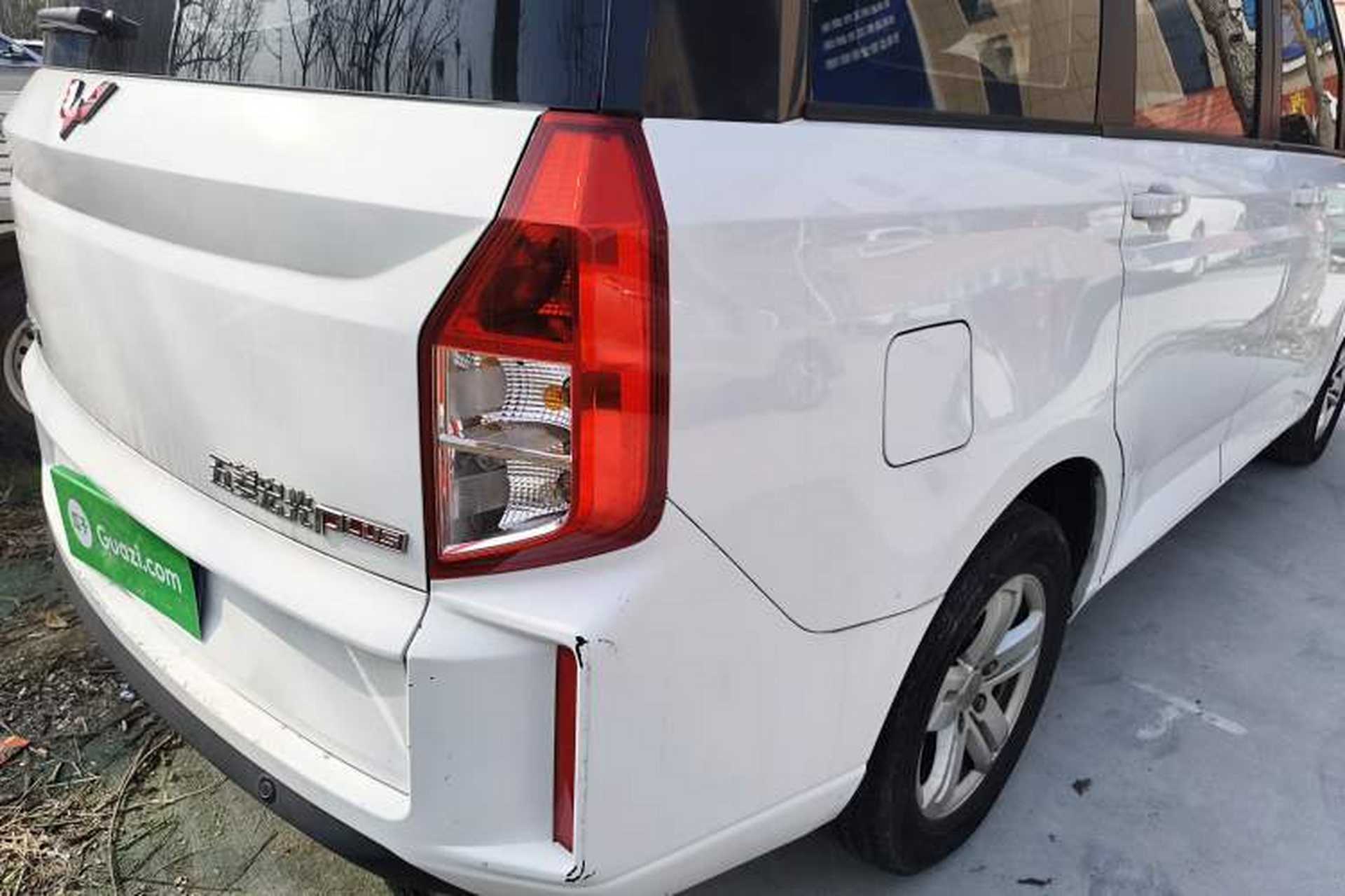 Used Wuling Hongguang PLUS 2019 1.5T Manual Luxury 7-Seater Exterior 3