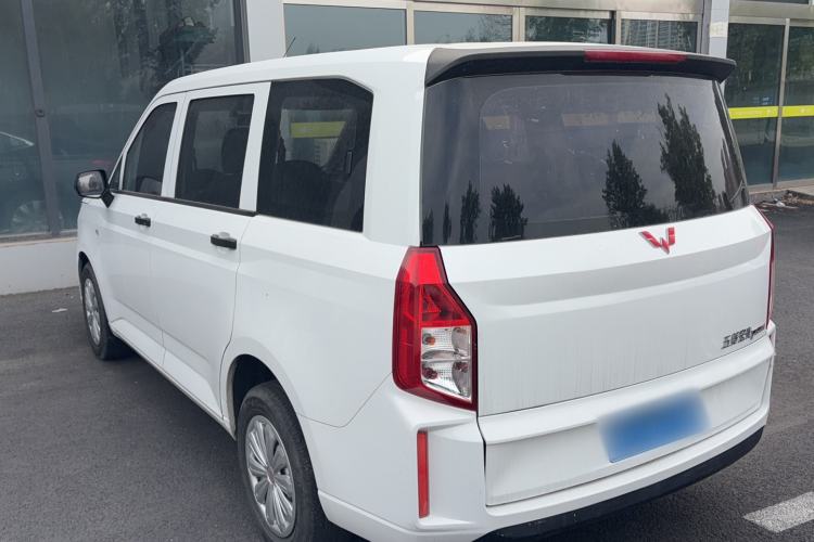 Used Wuling Hongguang PLUS 2019 1.5T Manual Standard Version 7 Seats Exterior 4