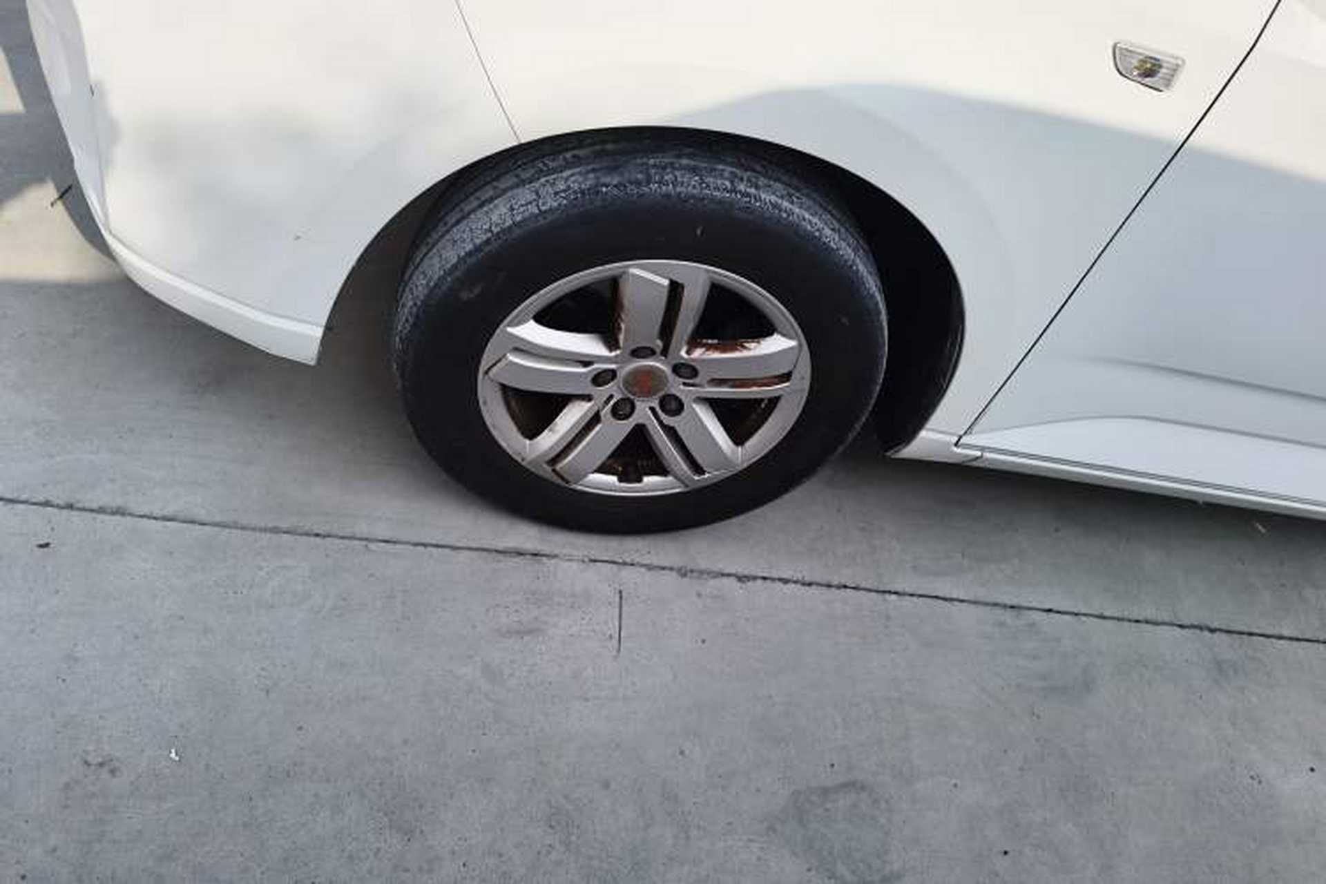 Used Wuling Hongguang PLUS 2019 1.5T Manual Luxury 7-Seater Exterior 4