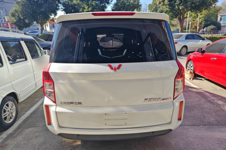 Used Wuling Hongguang PLUS 2019 1.5T Manual Comfort Version 7 Seats Exterior 4
