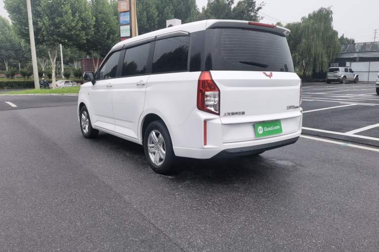 Used Wuling Hongguang PLUS 2019 1.5T Manual Luxury 7-Seater Exterior 5
