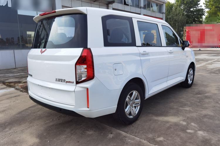Used Wuling Hongguang PLUS 2019 1.5T Manual Comfort Version 7 Seats Exterior 5