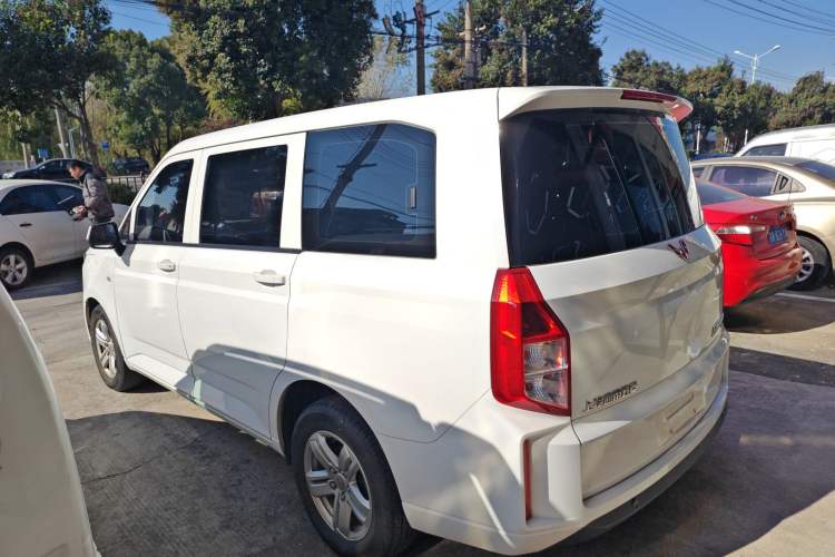 Used Wuling Hongguang PLUS 2019 1.5T Manual Comfort Version 7 Seats Exterior 5