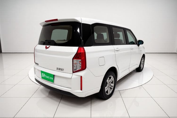 Used Wuling Hongguang PLUS 2019 1.5T Manual Luxury 7-Seater Exterior 5