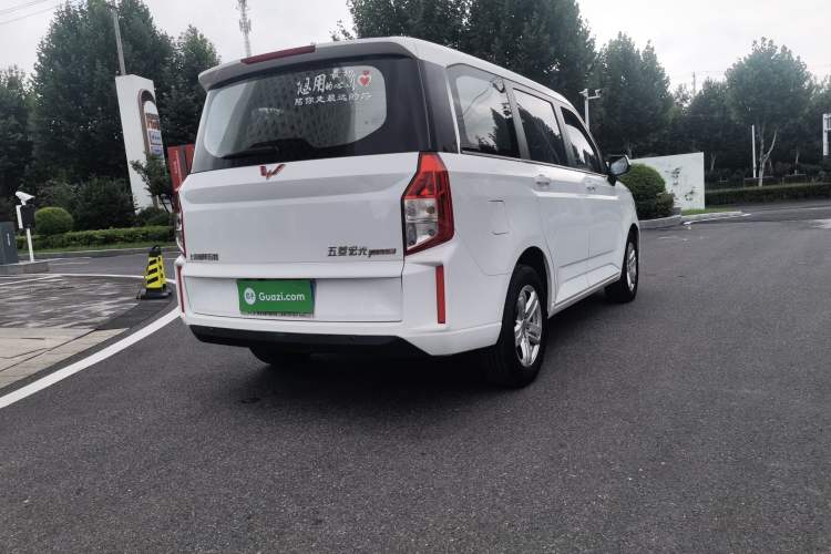 Used Wuling Hongguang PLUS 2019 1.5T Manual Luxury 7-Seater Exterior 6