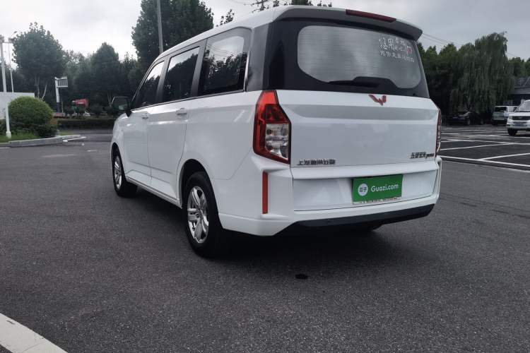 Used Wuling Hongguang PLUS 2019 1.5T Manual Luxury 7-Seater Exterior 7