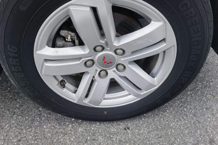 Used Wuling Hongguang PLUS 2019 1.5T Manual Luxury 7-Seater Exterior 9