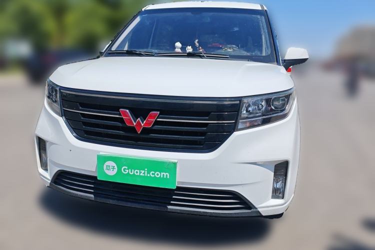 Used Wuling Hongguang PLUS 2019 1.5T Manual Luxury 7-Seater Front