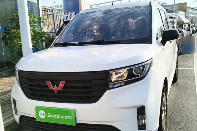 Used Wuling Hongguang PLUS 2019 1.5T Manual Standard Edition 5 Seats Front