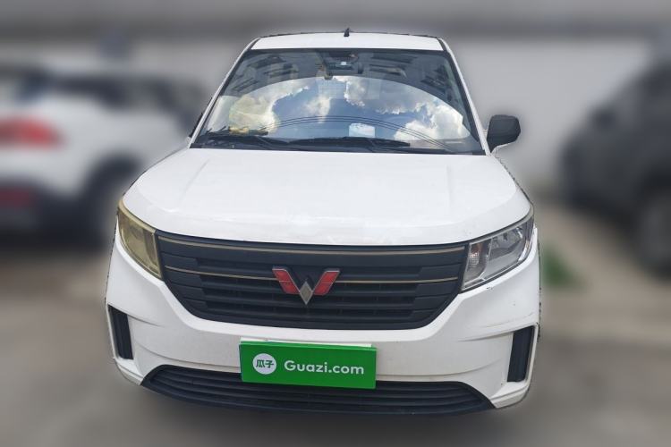 Used Wuling Hongguang PLUS 2019 1.5T Manual Comfort Version 7 Seats Front