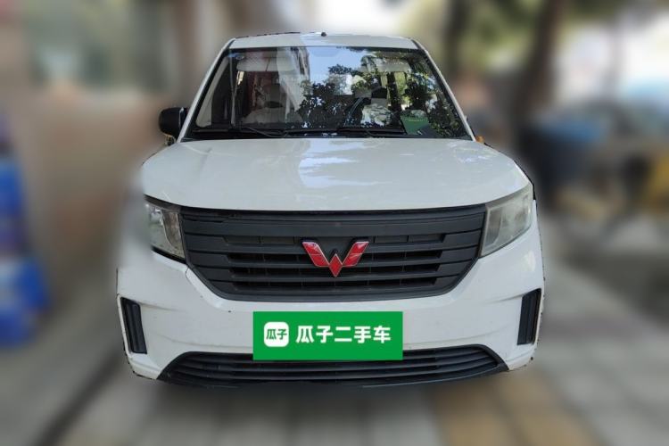 Used Wuling Hongguang PLUS 2019 1.5T Manual Standard Version 8 Seats Front
