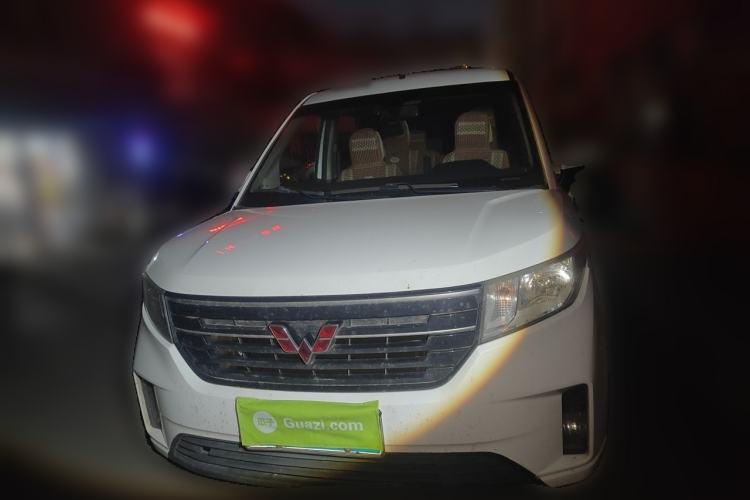 Used Wuling Hongguang PLUS 2019 1.5T Manual Comfort Version 7 Seats Front