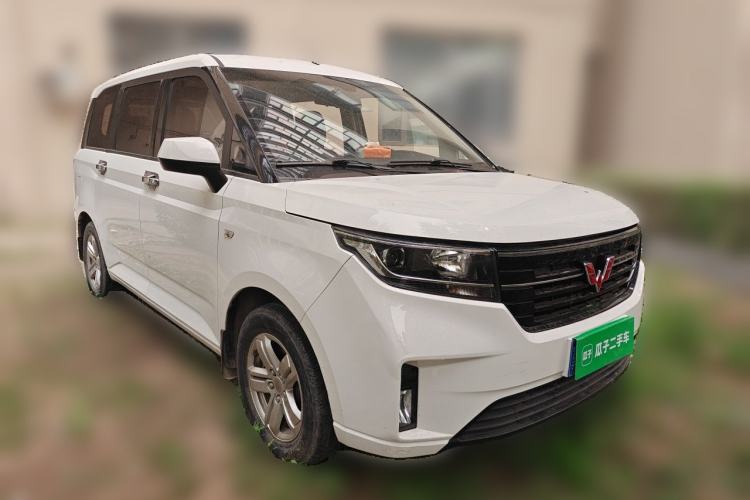 Used Wuling Hongguang PLUS  Front Right 45 Deg