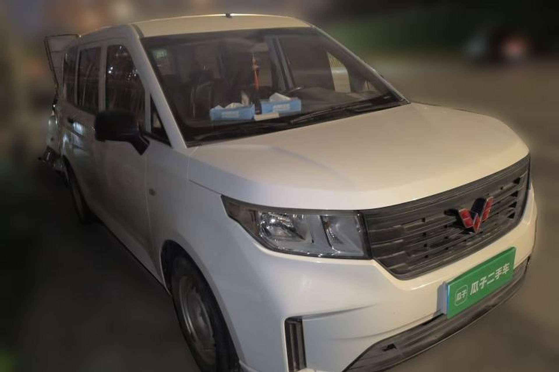 Used Wuling Hongguang PLUS 2019 1.5T Manual Standard Edition 5 Seats Front Right 45 Deg