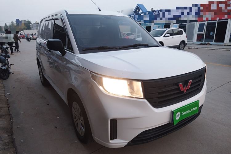 Used Wuling Hongguang PLUS 2019 1.5T Manual Wealthy Version 2 Seats Front Right 45 Deg