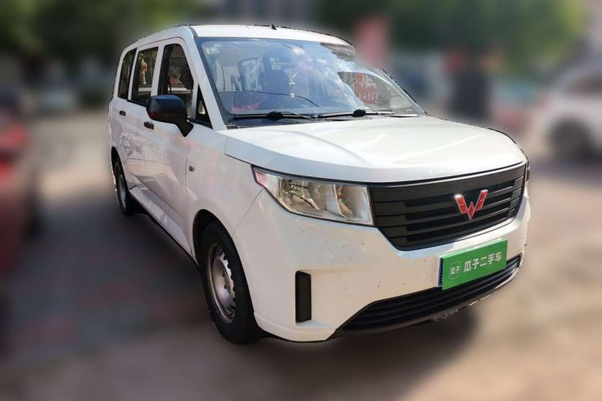 Used Wuling Hongguang PLUS 2019 1.5T Manual Standard Version 7 Seats Front Right 45 Deg