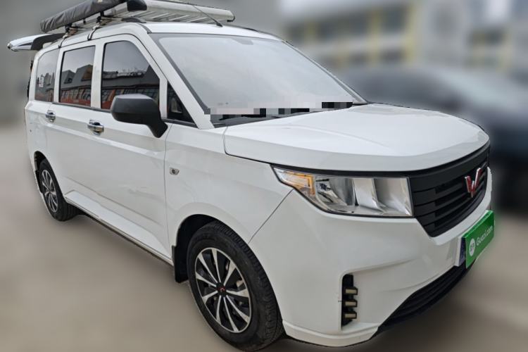 Used Wuling Hongguang PLUS 2019 1.5T Manual Standard Version 7 Seats Front Right 45 Deg