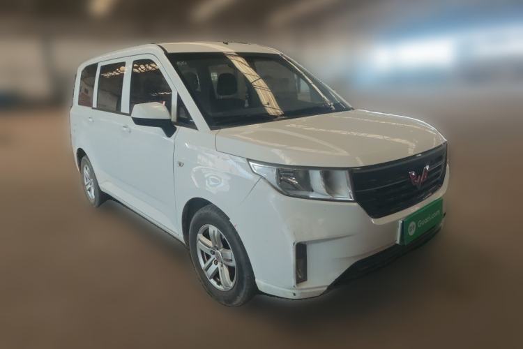 Used Wuling Hongguang PLUS 2019 1.5T Manual Comfort Version 7 Seats Front Right 45 Deg