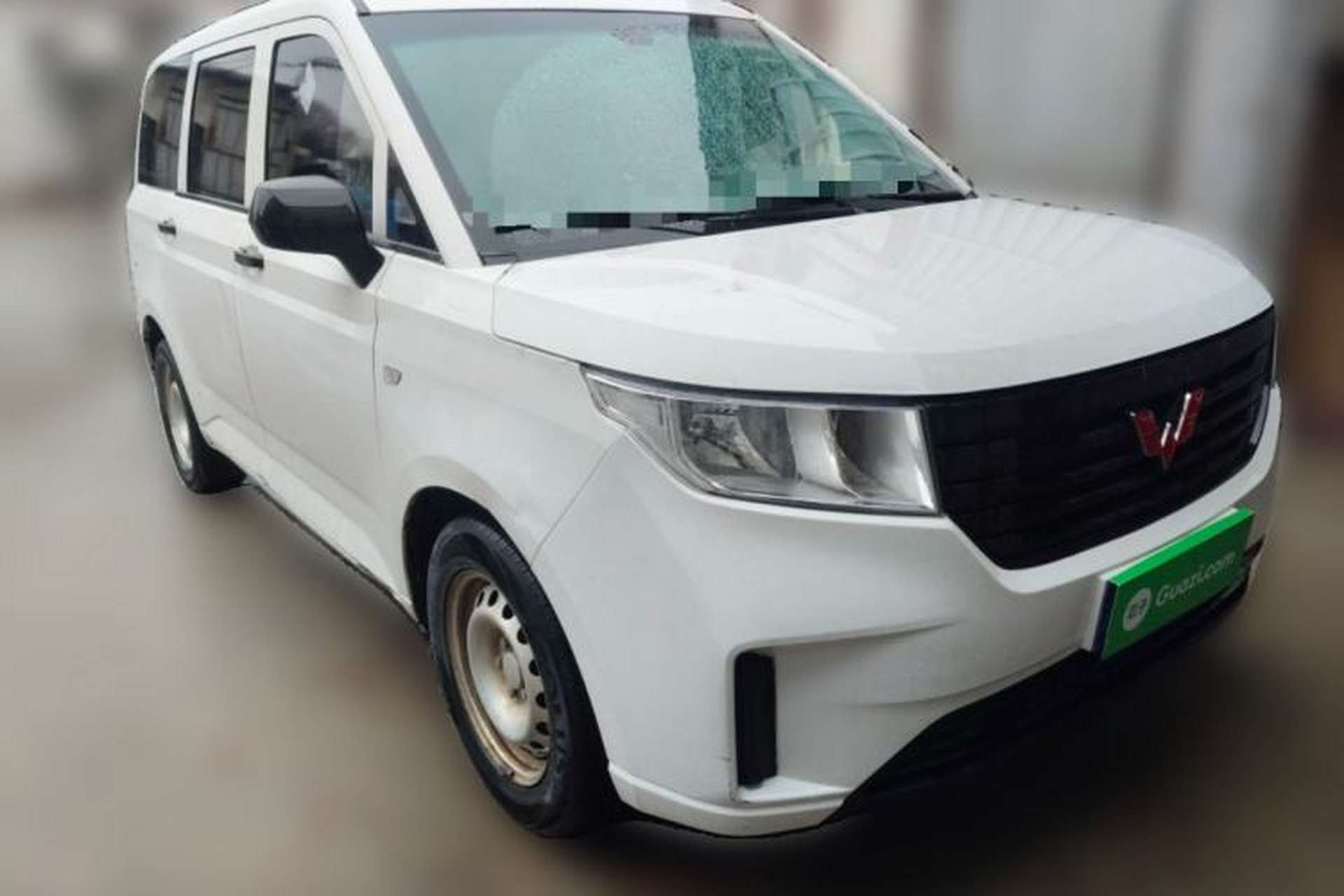 Used Wuling Hongguang PLUS 2019 1.5T Manual Standard Version 7 Seats Front Right 45 Deg