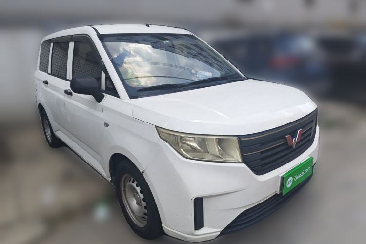 Used Wuling Hongguang PLUS 2019 1.5T Manual Comfort Version 7 Seats Front Right 45 Deg