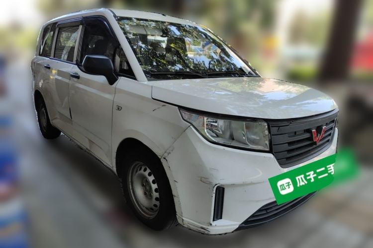 Used Wuling Hongguang PLUS 2019 1.5T Manual Standard Version 8 Seats Front Right 45 Deg
