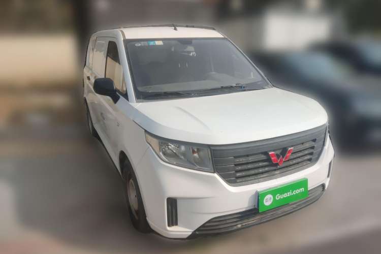 Used Wuling Hongguang PLUS 2019 1.5T Manual Wealthy Version 2 Seats Front Right 45 Deg