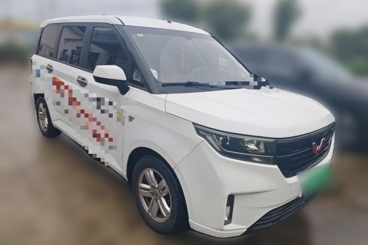 Used Wuling Hongguang PLUS 2019 1.5T Manual Luxury 7-Seater Front Right 45 Deg