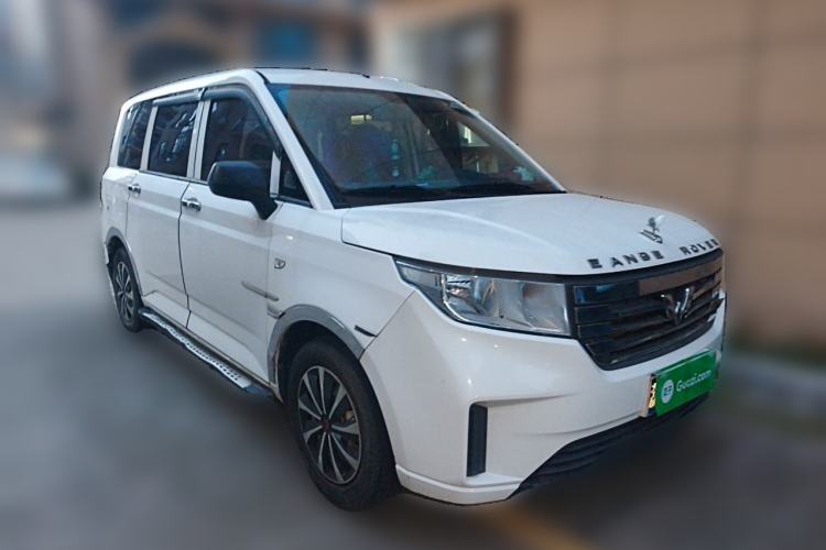 Used Wuling Hongguang PLUS 2019 1.5T Manual Standard Edition 5 Seats Front Right 45 Deg