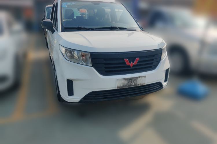 Used Wuling Hongguang PLUS 2019 1.5T Manual Standard Edition 5 Seats Front Right 45 Deg