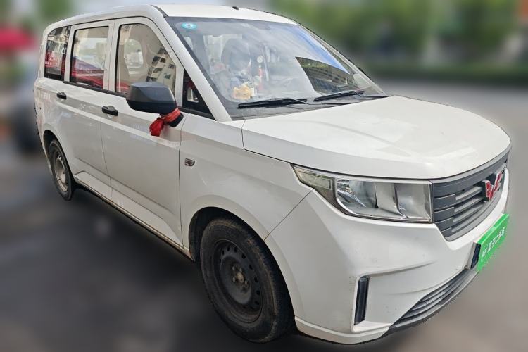 Used Wuling Hongguang PLUS 2019 1.5T Manual Standard Version 7 Seats Front Right 45 Deg