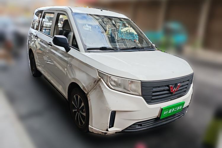 Used Wuling Hongguang PLUS 2019 1.5T Manual Standard Version 7 Seats Front Right 45 Deg