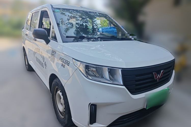 Used Wuling Hongguang PLUS 2019 1.5T Manual Standard Edition 5 Seats Front Right 45 Deg