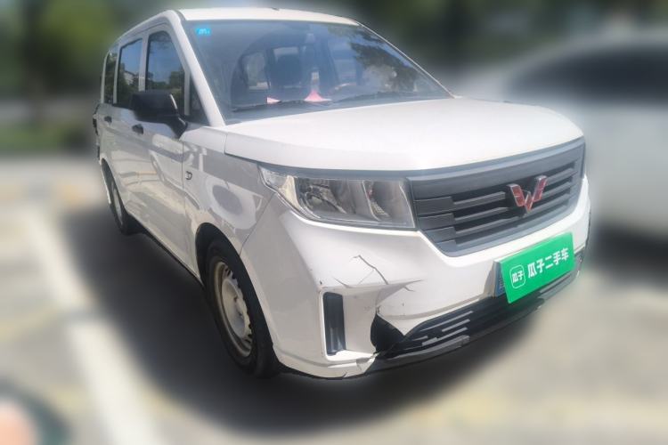 Used Wuling Hongguang PLUS 2019 1.5T Manual Standard Edition 5 Seats Front Right 45 Deg