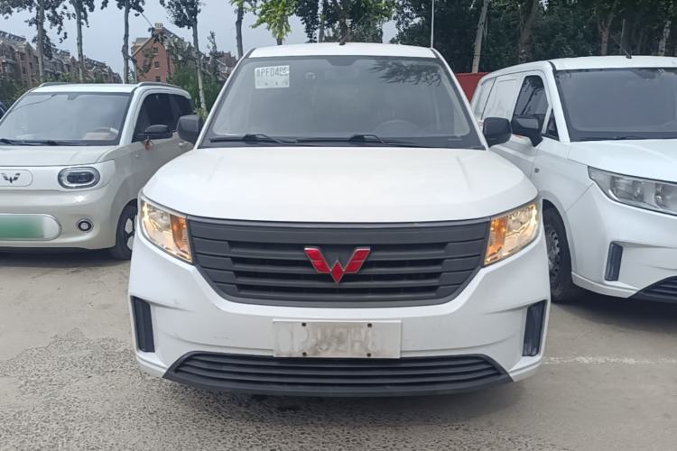 Used Wuling Hongguang PLUS 2019 1.5T Manual Standard Edition 5 Seats Front