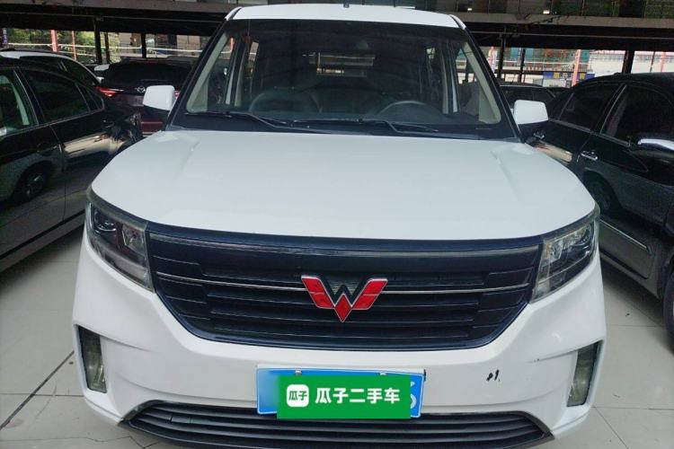 Used Wuling Hongguang PLUS 2019 1.5T Manual Luxury 7-Seater Front