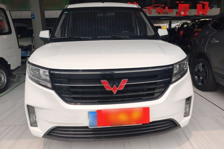 Used Wuling Hongguang PLUS 2019 1.5T Manual Luxury 7-Seater Front