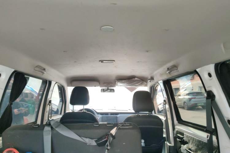 Used Wuling Hongguang PLUS 2019 1.5T Manual Standard Edition 5 Seats Headliner