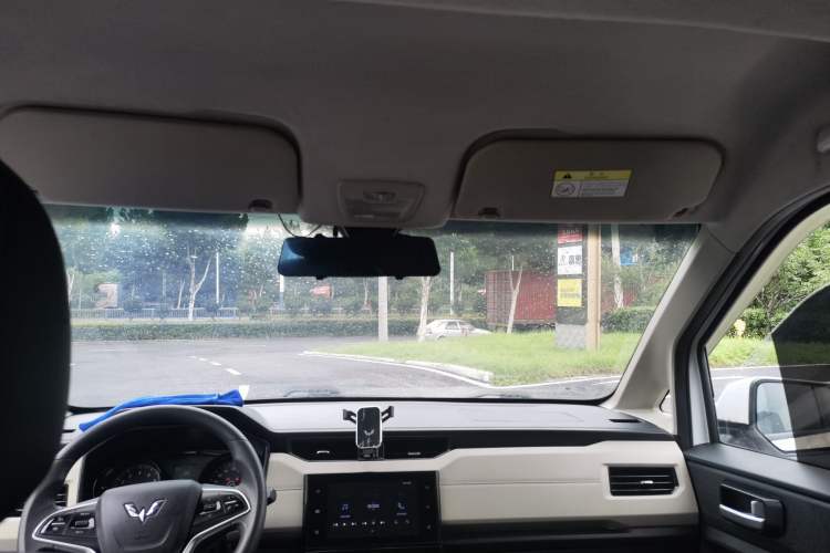 Used Wuling Hongguang PLUS 2019 1.5T Manual Luxury 7-Seater Headliner