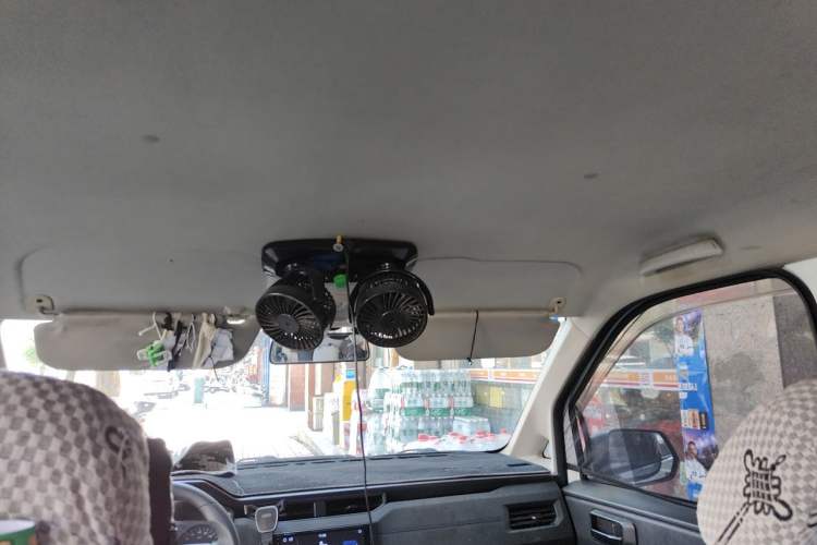 Used Wuling Hongguang PLUS 2019 1.5T Manual Standard Version 8 Seats Headliner