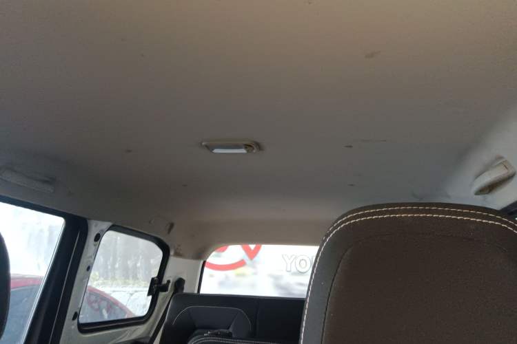 Used Wuling Hongguang PLUS 2019 1.5T Manual Standard Version 7 Seats Headliner