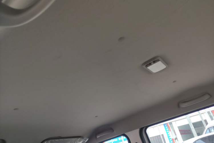 Used Wuling Hongguang PLUS 2019 1.5T Manual Standard Edition 5 Seats Headliner