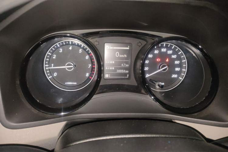 Used Wuling Hongguang PLUS 2019 1.5T Manual Comfort Version 7 Seats Instrument Cluster