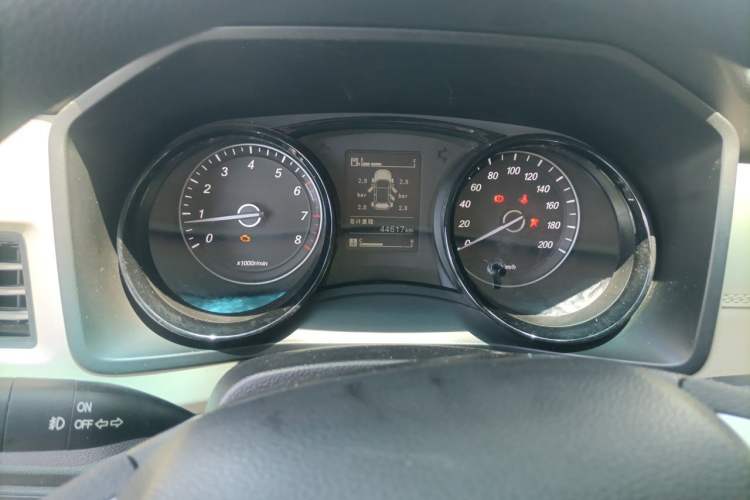Used Wuling Hongguang PLUS 2019 1.5T Manual Luxury 7-Seater Instrument Cluster