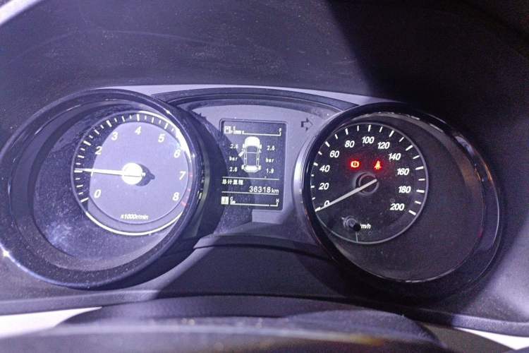 Used Wuling Hongguang PLUS 2019 1.5T Manual Luxury 7-Seater Instrument Cluster
