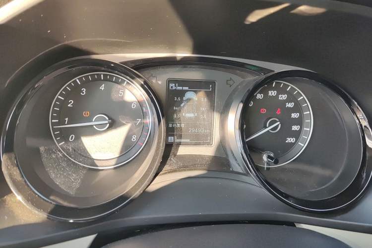 Used Wuling Hongguang PLUS 2019 1.5T Manual Luxury 7-Seater Instrument Cluster