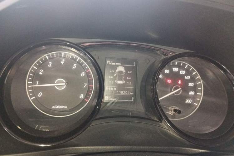 Used Wuling Hongguang PLUS 2019 1.5T Manual Luxury 7-Seater Instrument Cluster