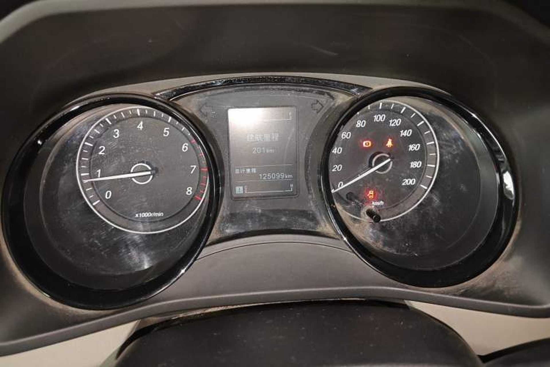 Used Wuling Hongguang PLUS 2019 1.5T Manual Comfort Version 7 Seats Instrument Cluster
