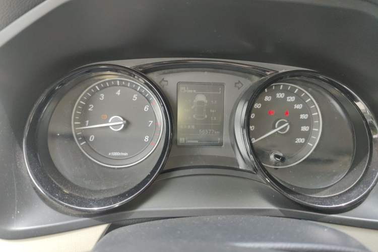 Used Wuling Hongguang PLUS 2019 1.5T Manual Luxury 7-Seater Instrument Cluster