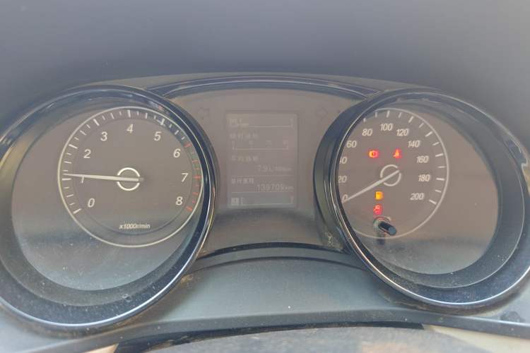 Used Wuling Hongguang PLUS 2019 1.5T Manual Comfort Version 7 Seats Instrument Cluster